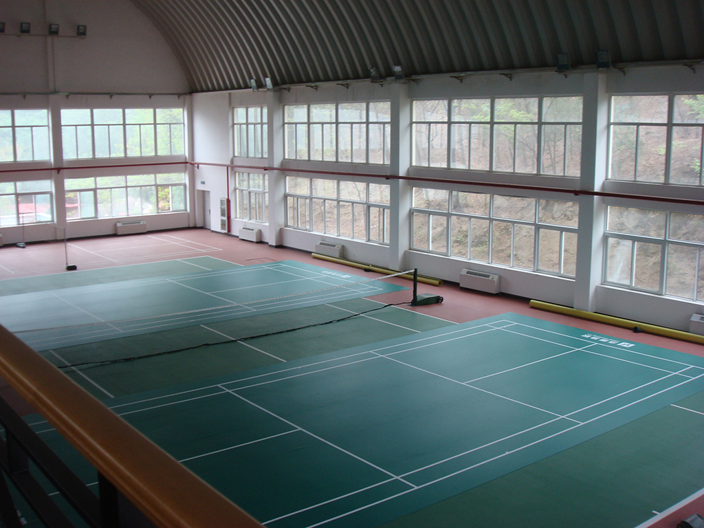 国家宗教局培训中心网球馆加铺羽毛球场地